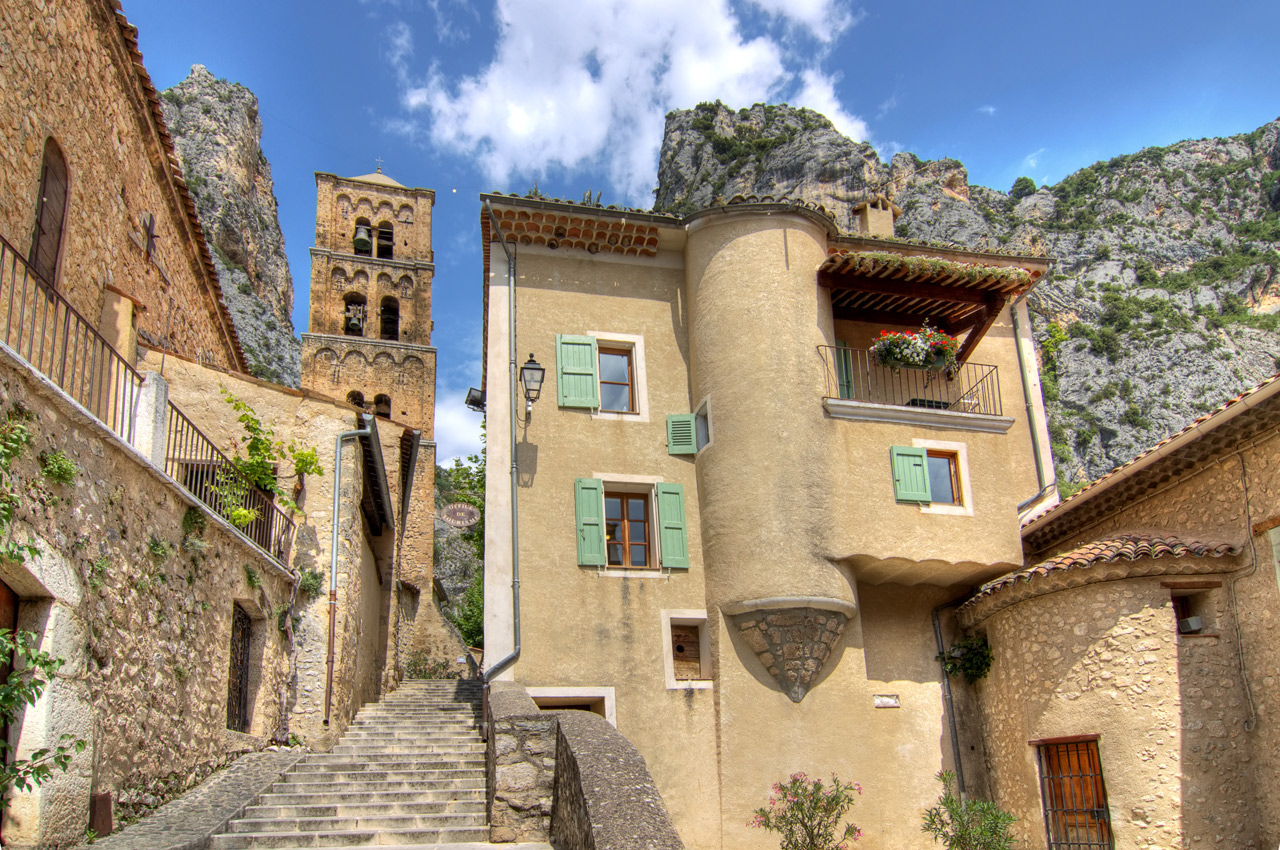 Clocher de l'église Notre-Dame-de-l'Assomption. Moustiers-Sainte-Marie